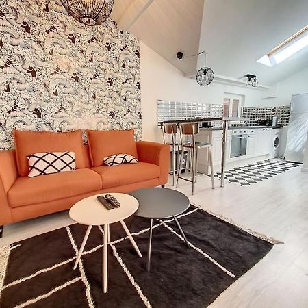 Bienvenue A La Tatoo Room Bourgoin-Jallieu Exteriör bild