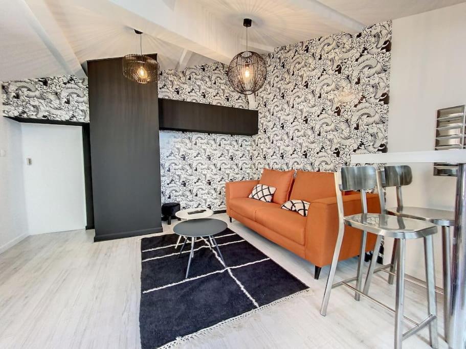 Bienvenue A La Tatoo Room Bourgoin-Jallieu Exteriör bild
